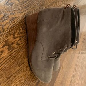 Dr Scholl size 10 wedge bootie